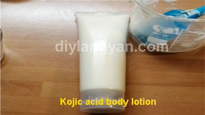 Pampaputi ng lotion gamit ang Kojic acid powder